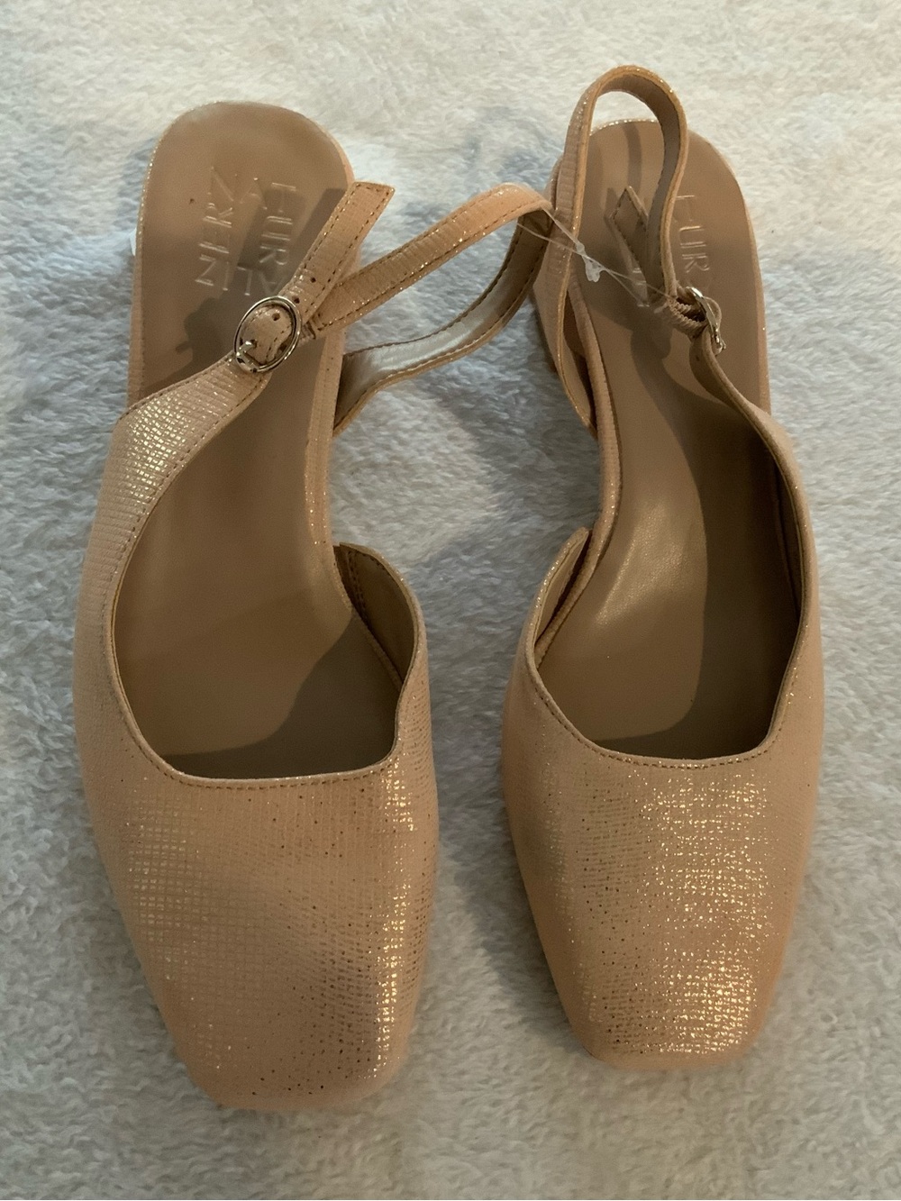 Women’s Slingback  Flats in Nude neutralizer size 7.5 new no box sku 3181